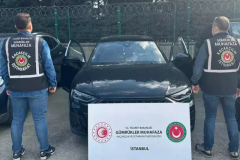 Gümrük Muhafaza ekipleri değeri düşük gösterilen 10 lüks araca el koydu