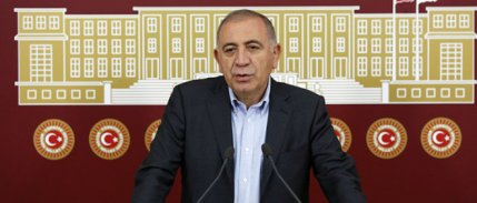 Gürsel Tekin CHP'den ihraç edildi