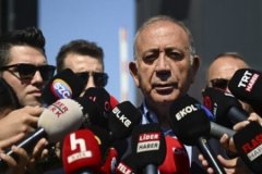 Gürsel Tekin’den banka hesaplarına erişim talebi