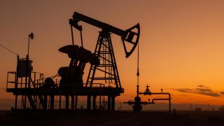 HSBC: Brent petrol fiyatında aşağı yönlü riskler artıyor