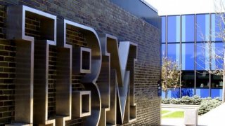 IBM’in geliri son çeyrekte yüzde 3.2 düştü