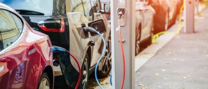 IEA: Bu yıl dünyada satılan her 5 araçtan biri elektrikli olacak