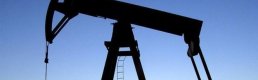 IEA, küresel petrol talebindeki artış öngörüsünü yukarı yönlü revize etti