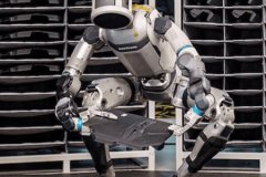 İnsansı robot Atlas fabrikalarda mesaiye başlıyor