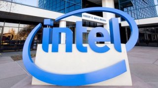 Intel'in ikinci çeyrekte net karı ve geliri arttı