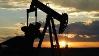 İran’dan ABD'nin petrol yaptırımlarına tepki
