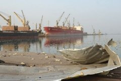 İsrail uçakları Yemen'de Hudeyde Limanı'ni bombaladı