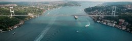 İstanbul Boğazı'nda gemi trafiği çift yönlü askıya alındı