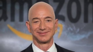 Jeff Bezos'tan “fabrikaları Ay'a taşıma