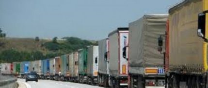 Kapıkule’de 20 Kilometre Tır Kuyruğu 