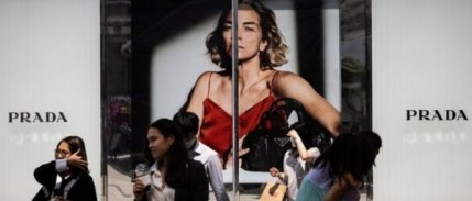 Lüks moda devi Prada, Versace’yi satın aldı