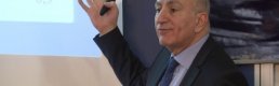 Mahfi Eğilmez: ABD sıkıntılı bir döneme doğru gidiyor