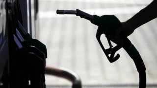 Motorine indirim geldi: Akaryakıtta fiyatlar eşitlenmeye yaklaştı