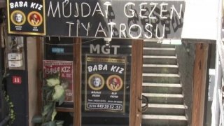 Müjdat Gezen'in tiyatro binası satılığa çıkarıldı