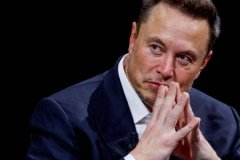 Musk'tan yapay zeka uyarısı: Ben dahil herkesin işini elinden alacak