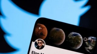 Musk, Twitter Blue'nun yeniden başlatılmasının ertelendiğini açıkladı