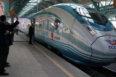 Öğretmenlere trenlerde yüzde 50 indirim yapılacak