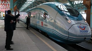 Öğretmenlere trenlerde yüzde 50 indirim yapılacak