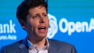 OpenAI CEO'su Altman, teknolojisini güçlendirmek için fon arayışında