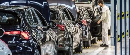 Otomotiv sanayi ihracatta liderlik koltuğunu bırakmıyor