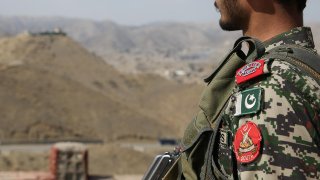 Pakistan ile Afganistan'dan geçici ateşkes kararı