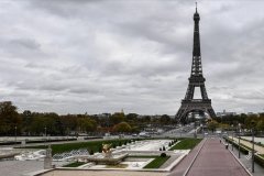 Paris, kredi notu düşüşünü 