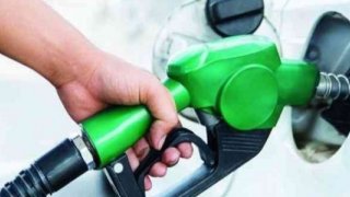 Petrol fiyatları rekor ABD üretimi etkisiyle düştü