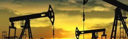 Petrol fiyatları Rusya’nın üretim kısıtlaması için beklemesiyle düştü