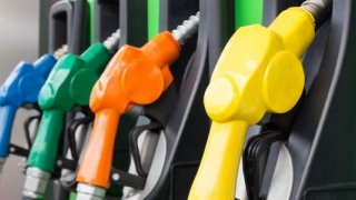 Petrol fiyatları talep endişeleriyle düştü