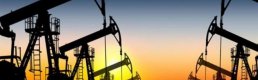 Petrol fiyatları yaptırımlar ve üretim kısıntılarıyla düştü