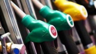 Petrol fiyatları yüzde düşüş sonrası toparlanıyor