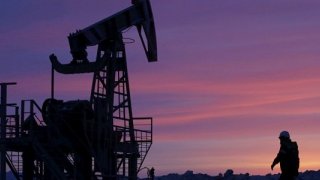 Petrol fiyatları zayıf Çin verileriyle düştü