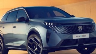 Peugeot 7 koltuklu yeni E-5008'i tanıttı