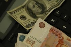 Rusya'da şirketlerin döviz satma zorunluluğu iptal edildi