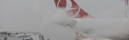Sabiha Gökçen'de uçuşlara kar engeli