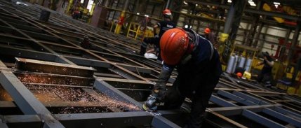 Sanayi üretimi ocakta beklentileri aştı 