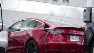 Satışları düşen Tesla'dan indirim kararı