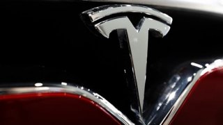 Tesla, Almanya'da sendikalarla karşı karşıya