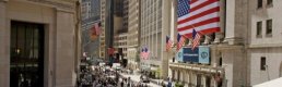 Ticaret Savaşı ve Zayıf Verilerle Wall Street Düştü