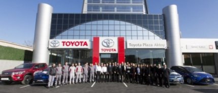 Toyota, ilk 6 ayda global satışlarını yüzde 5,1 artırarak 4.9 milyona yükseltti