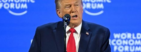 Trump, Davos sahnesinde: Grönland'ı kaba kuvvet kullanmadan geri alacağız