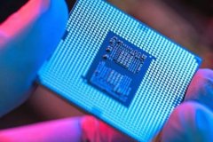 Trump gelişmiş çiplere yüzde 25 gümrük vergisi getirdi