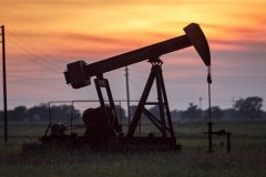 Trump'ın Venezuela hamlesi petrol fiyatlarını aşağı çekti