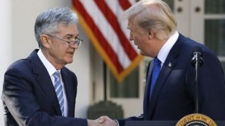 Trump: Powell'ı süresi dolmadan görevden almayacağım
