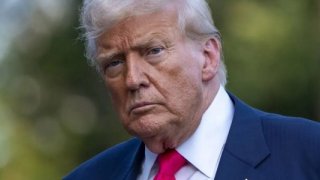 Trump'tan Fed'e tarihi ziyaret