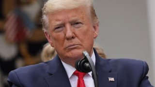 Trump'tan İran'a yeni tehdit: Büyük bir donanma yolda