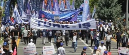 Türk-İş’ten Maliye önünde miting