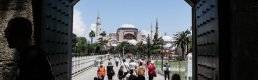 Türkiye ilk dört ayda 12 milyon ziyaretçiyi ağırladı