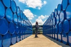 Ukrayna’nın Rusya saldırısının ardından petrolde sert yükseliş