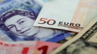Vatandaşın döviz mevduatı 1 aylık aranın ardından arttı